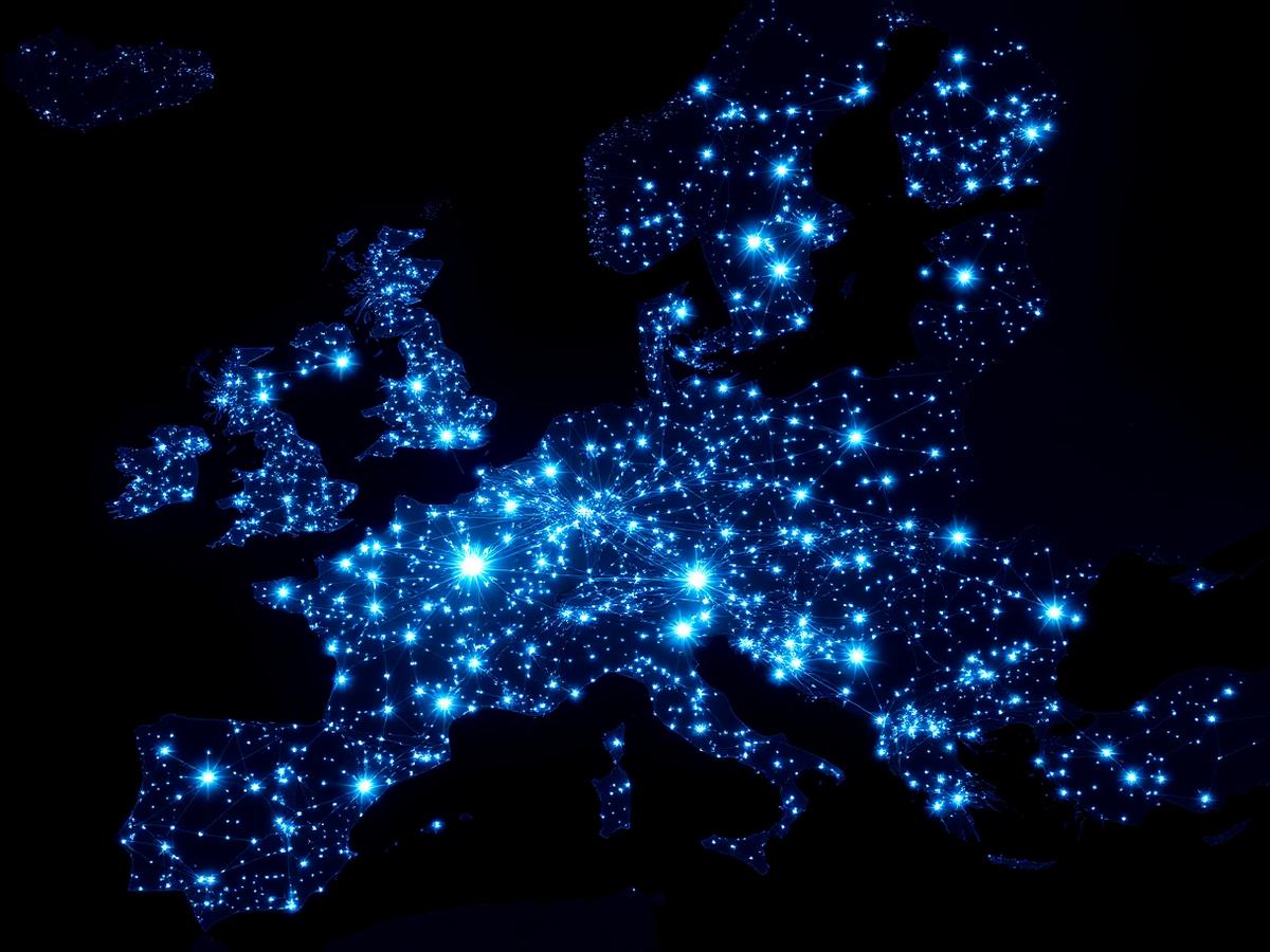Mapa Europy z zaznaczonymi trasami transportowymi